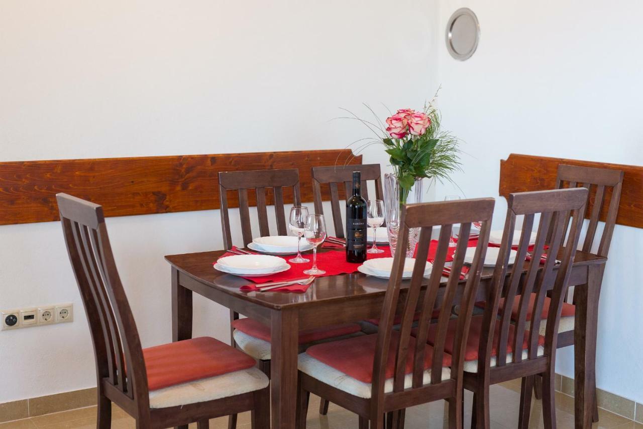 Vijon Apartman Njivice Kültér fotó